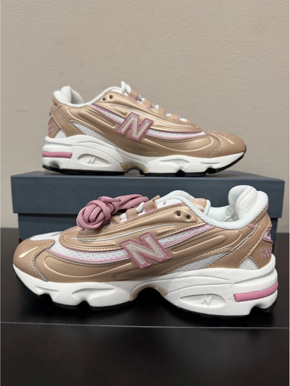 Size 7.5 - New Balance Women’s 1000 “White Gold Pink”